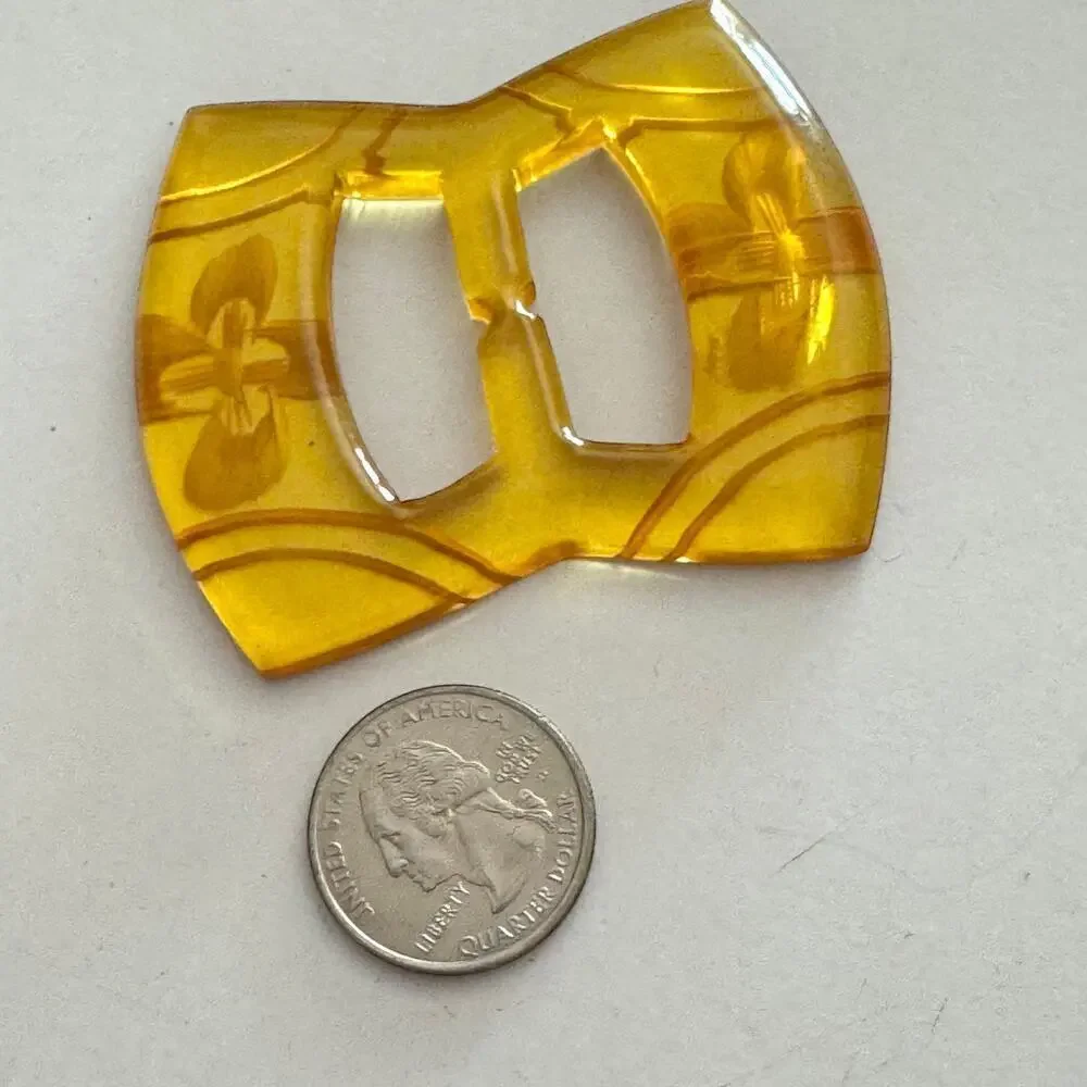 Vintage 1920s Art Deco Honey Bakelite Carved Roses Belt Buckle Butterscotch